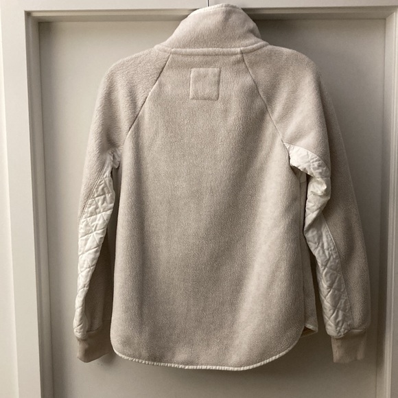 Abercrombie and Fitch Cream Pullover Sweater - Picture 3 of 4